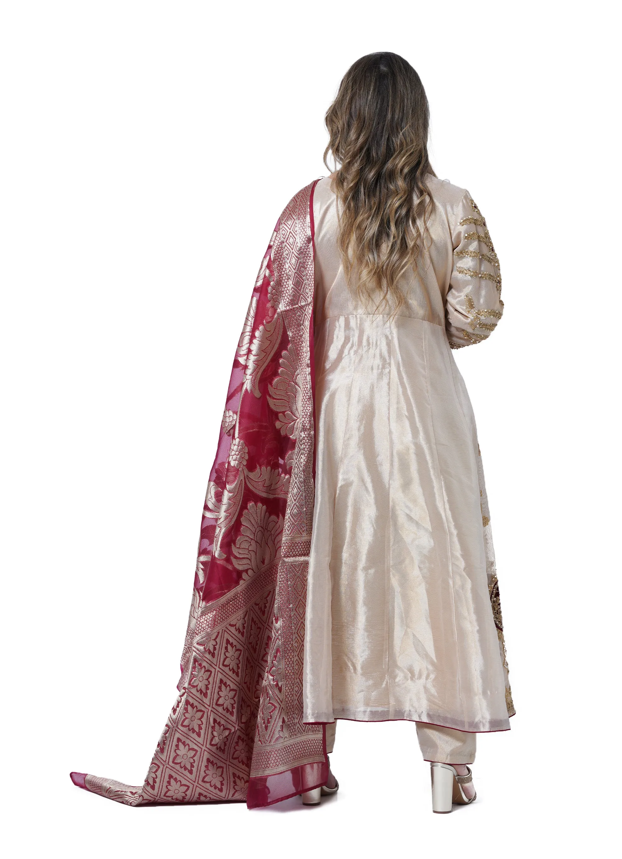 ARYANNA FORMAL GOLD PESHWAS
