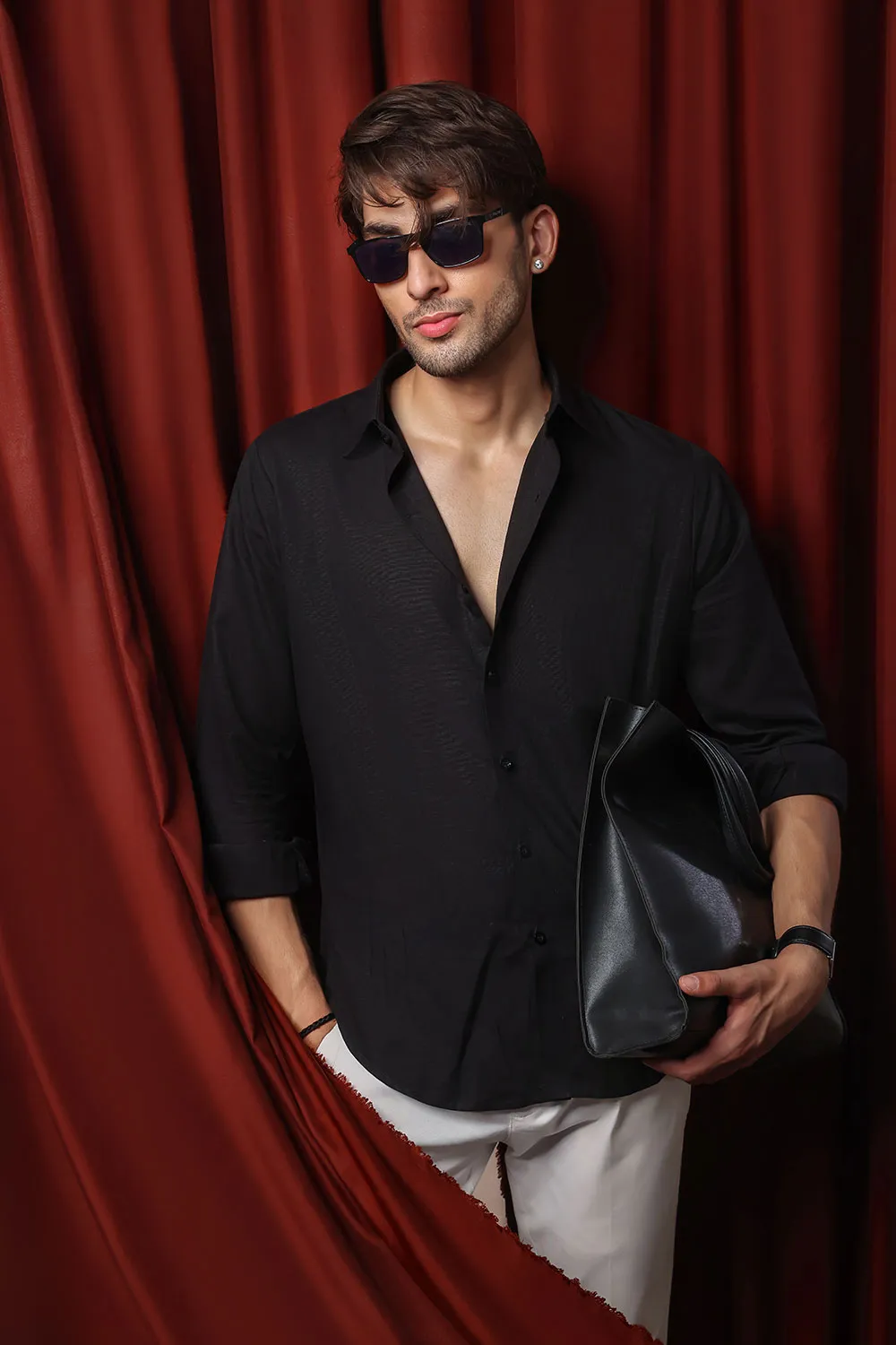 Black Relaxed Linen Shirt With Cutaway Collar