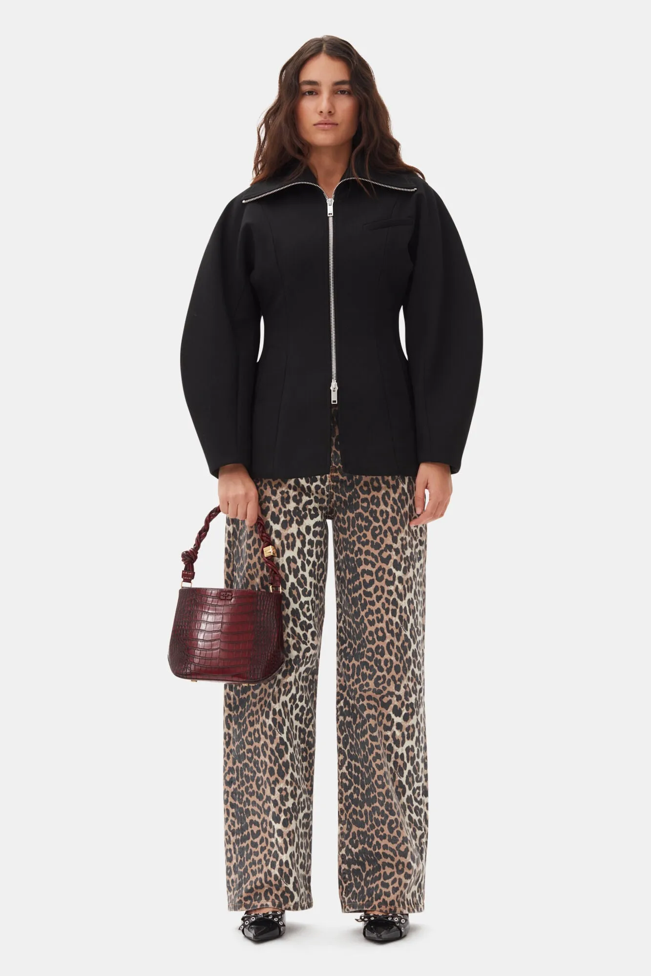 BONDED CREPE CURVE SLEEVE JACKET | BLACK