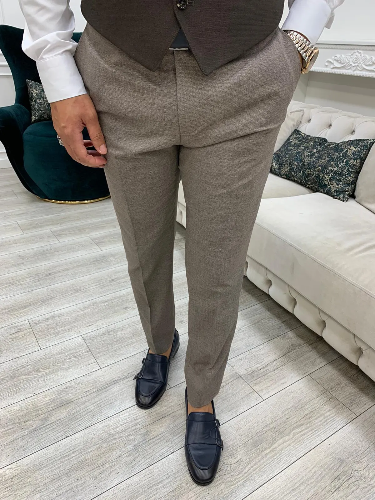 Dayton Brown Slim Fit Notch Lapel Suit - Elegant Three-Piece Attire for Any Occasion