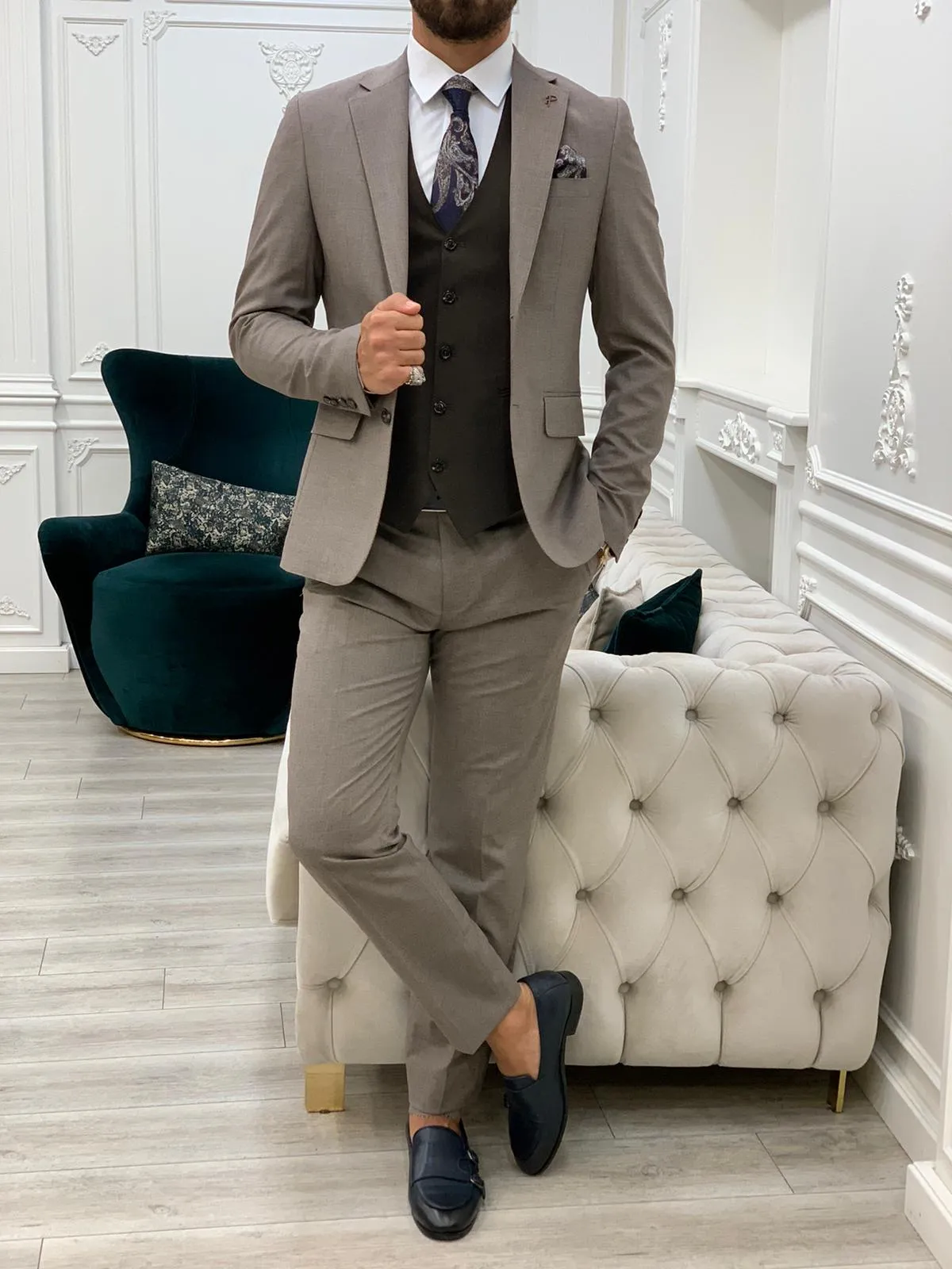 Dayton Brown Slim Fit Notch Lapel Suit - Elegant Three-Piece Attire for Any Occasion