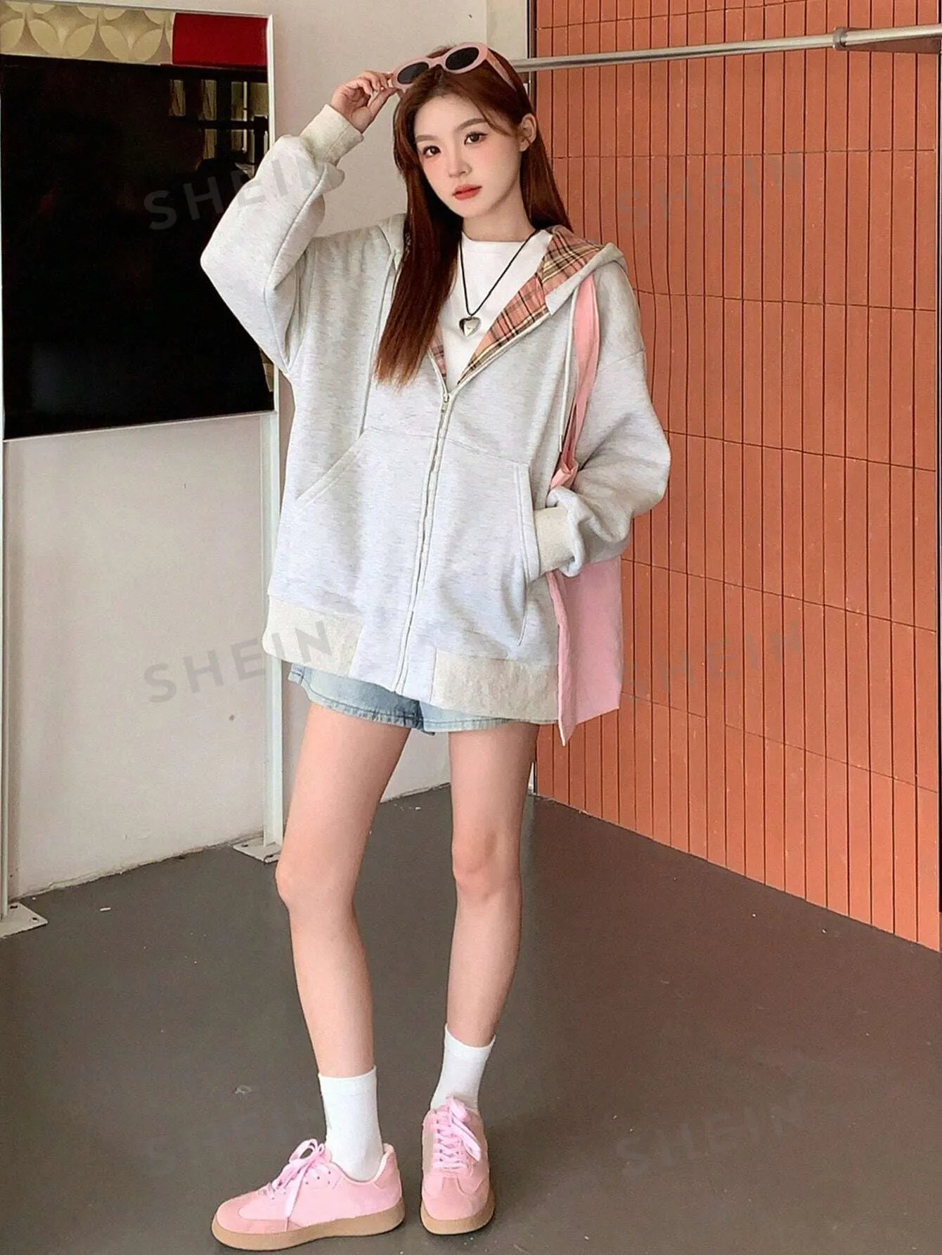 DAZY Women's Solid Color Zip Up Hooded Sweatshirt With Pockets, Casual Long Sleeve Drawstring Zipper Hoodie