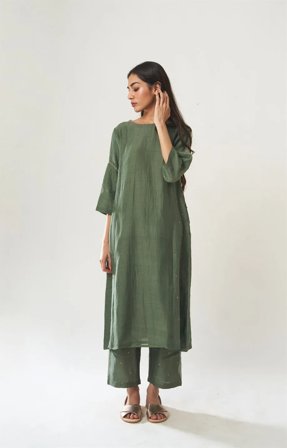Dot   I   Sama-Kurta-Pant-Dupatta-Set