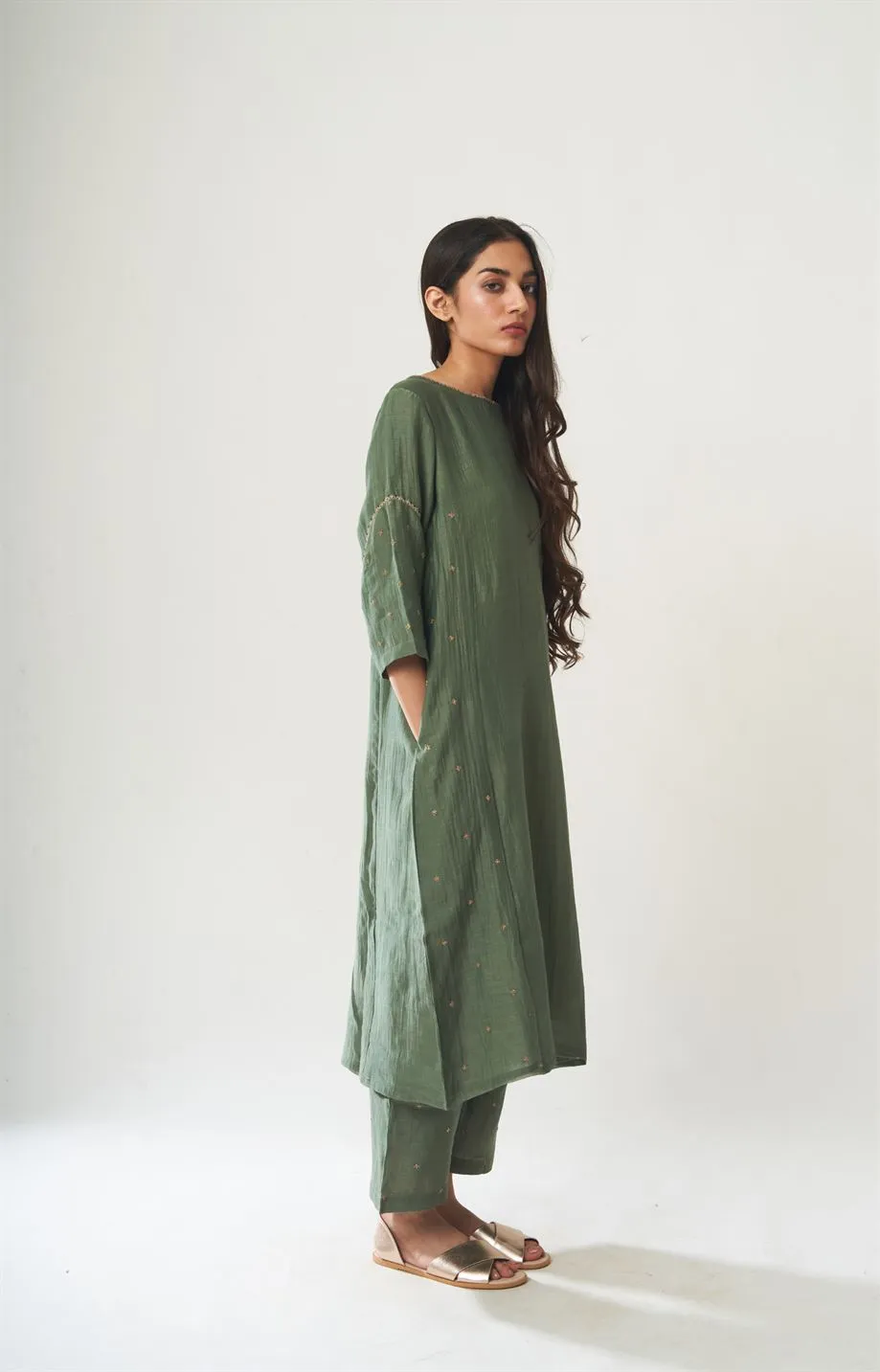 Dot   I   Sama-Kurta-Pant-Dupatta-Set