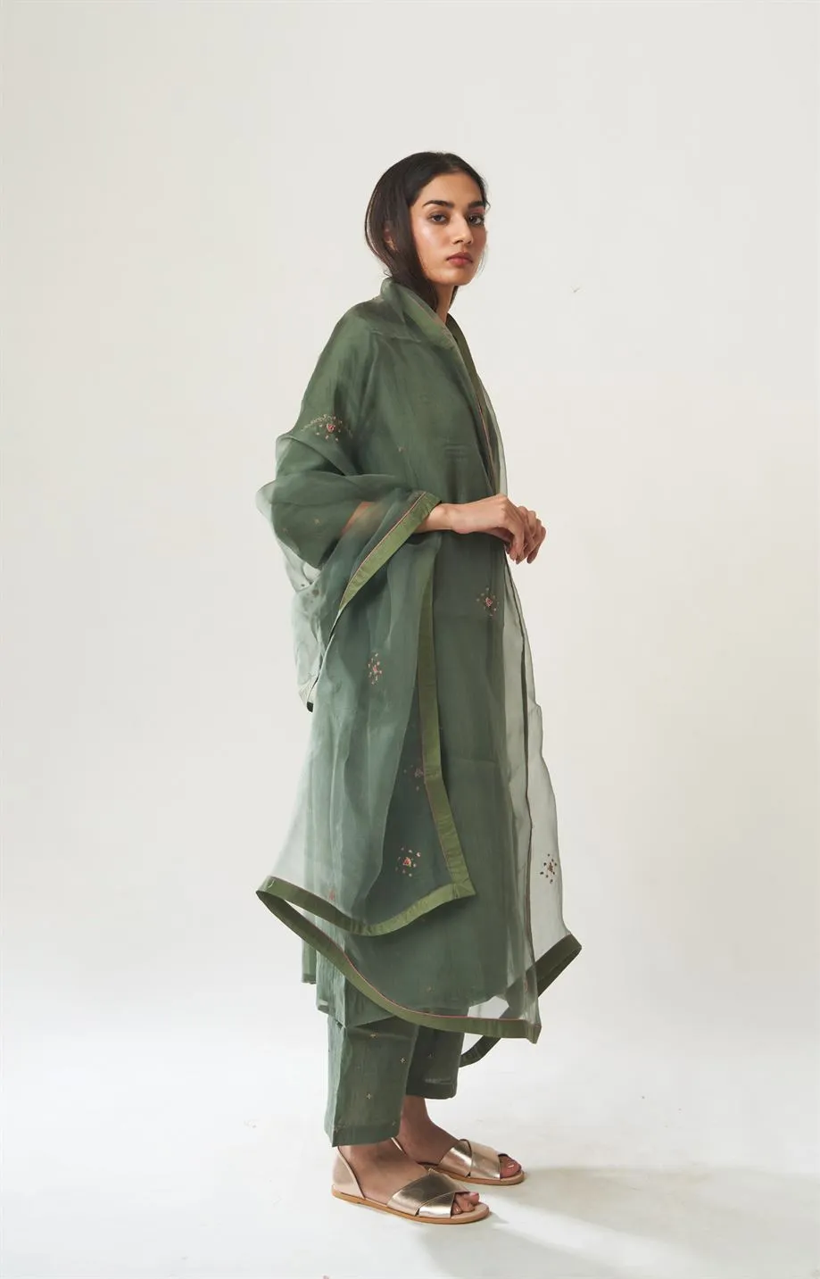Dot   I   Sama-Kurta-Pant-Dupatta-Set