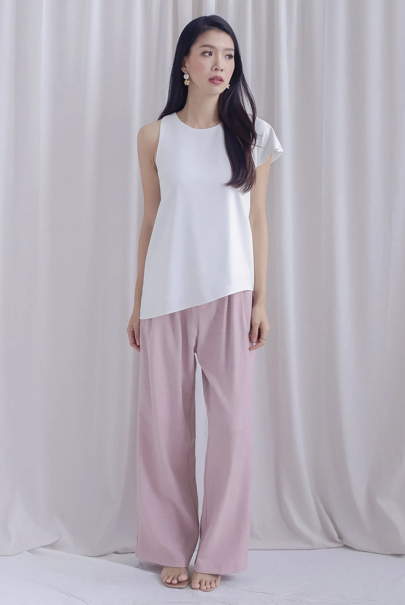 Evelynn Asymmetrical Top In White