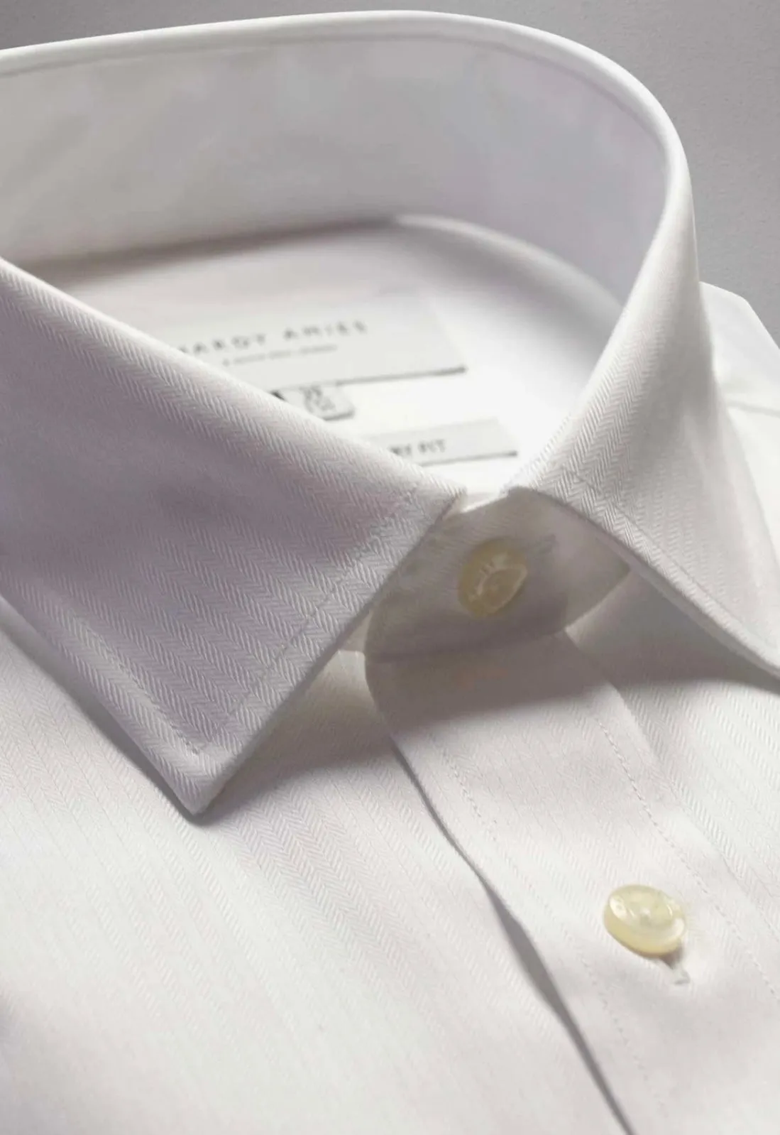 HARDY AMIES SINGLE CUFF CONTEMPORARY FIT 100% COTTON HERRINGBONE DRESS SHIRT HA001S