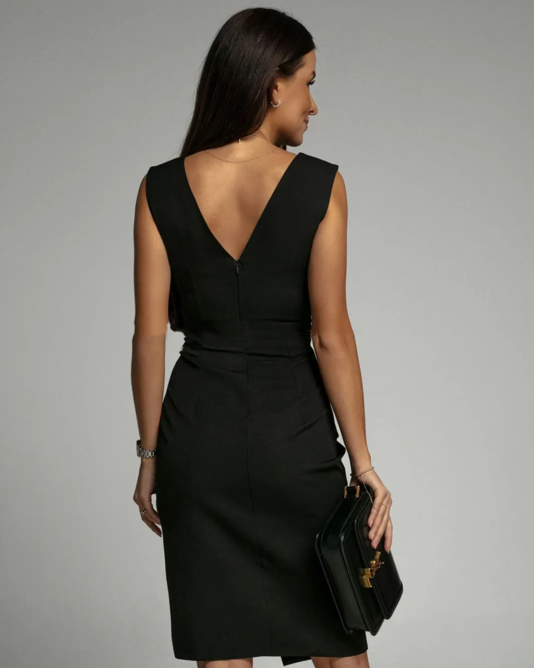 Ianthe | Fitted Dress with V-Neck and Slit