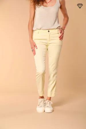 Jaqueline women's chino capri trousers in twill slim fit ①