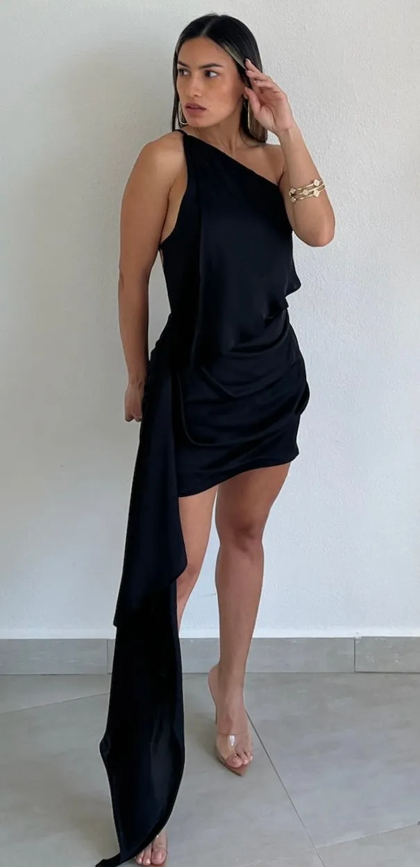 Love Me Tonight Black One-Shoulder Dress