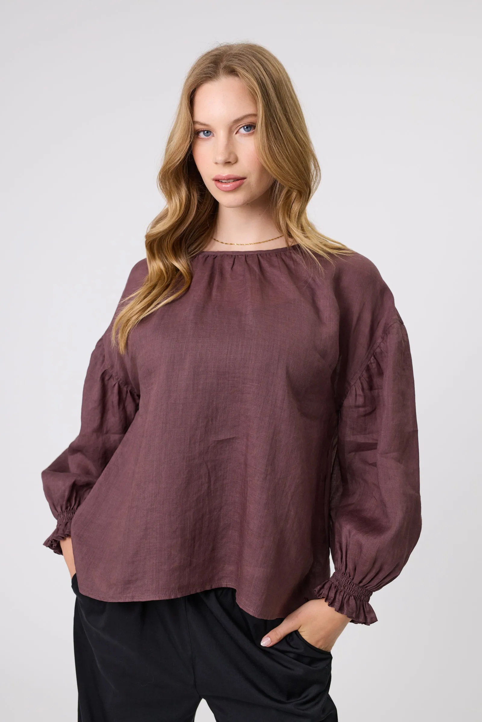 Marlow Pointe Blouse - Bordeaux