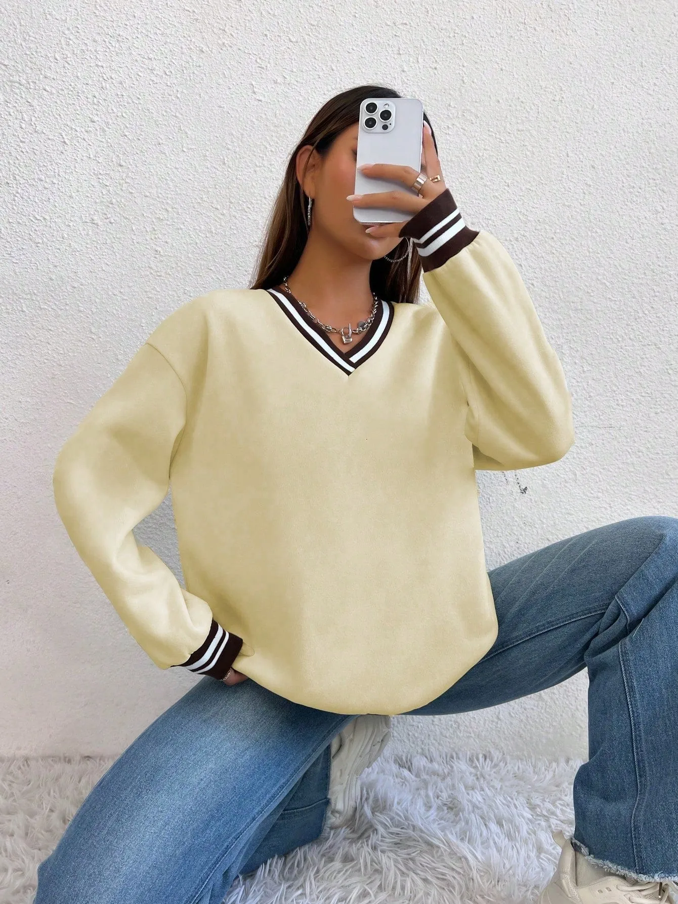 MOOSTA Ladies Simple Basic College Style V-Neck Sweatshirt