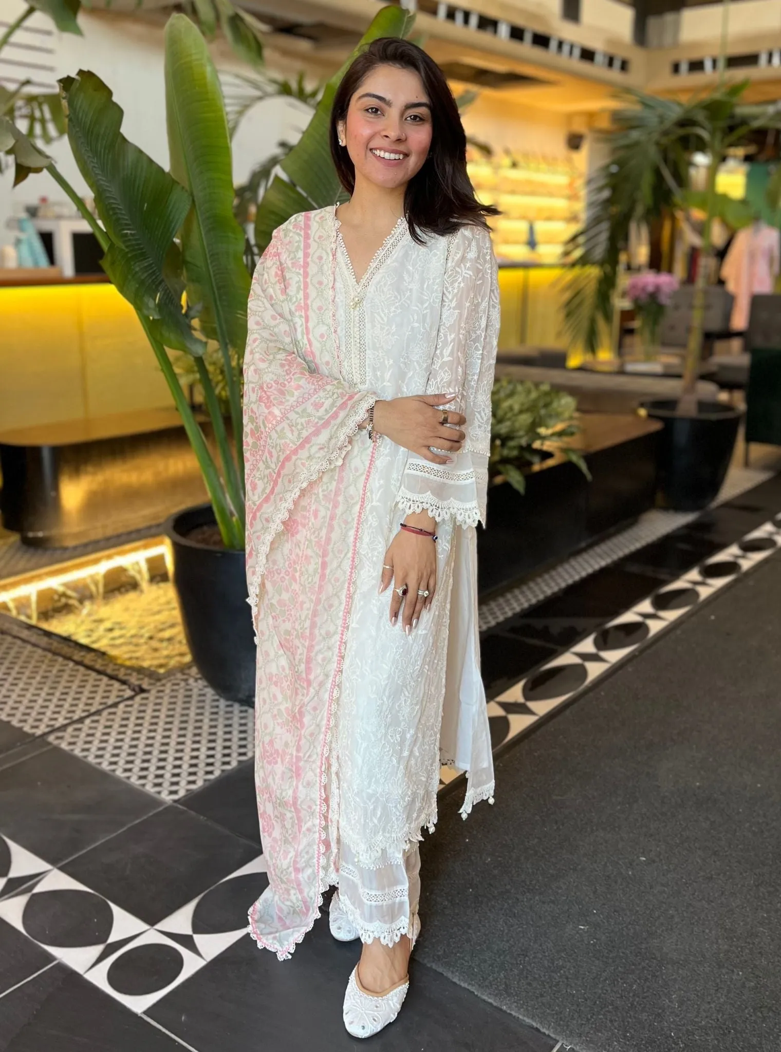 Mulmul Organza Cahya Off White Kurta With Mulmul Cotton Cahya Off White Pant