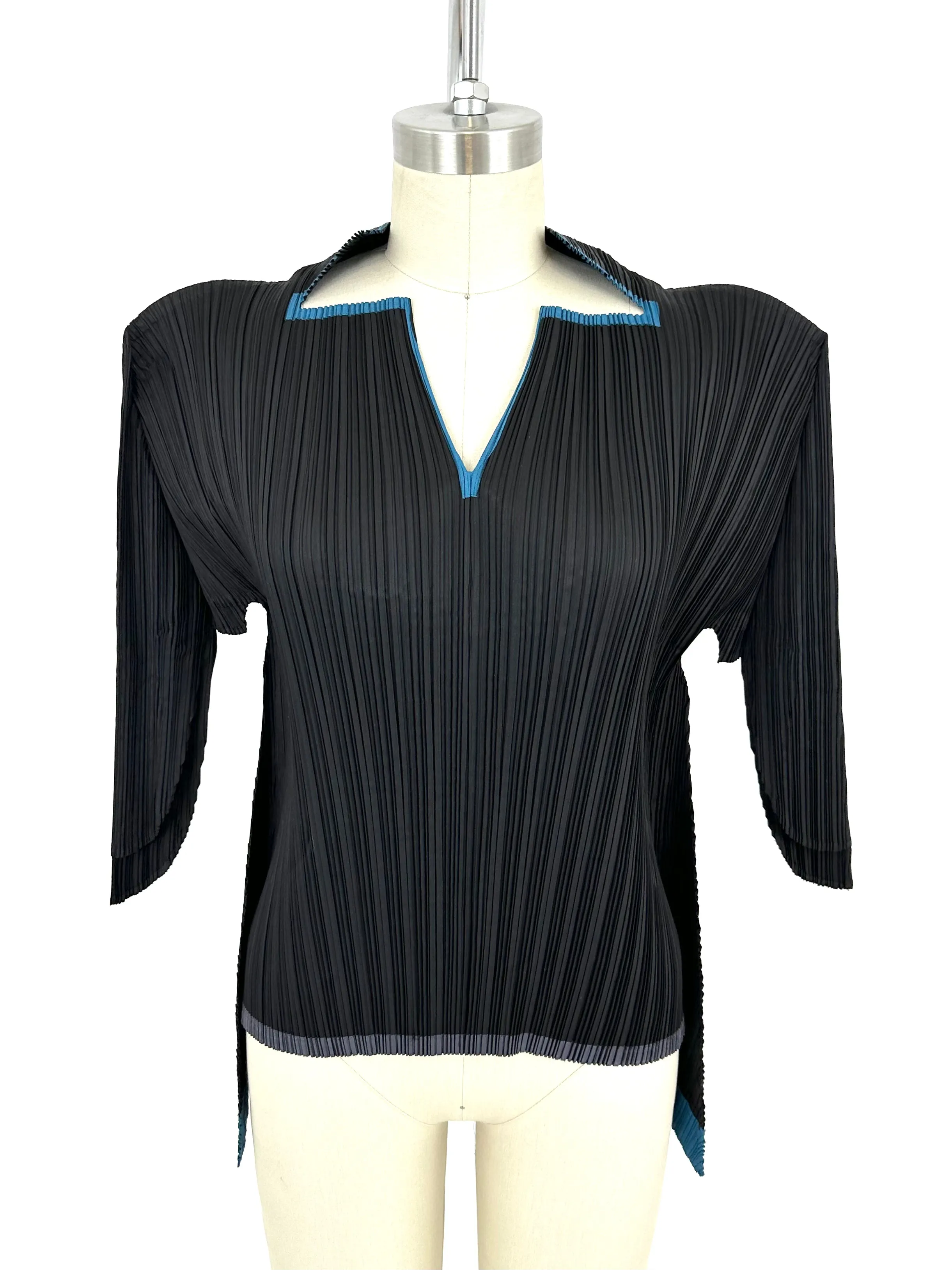 Pleats Mode Et Plissé Hooded Top