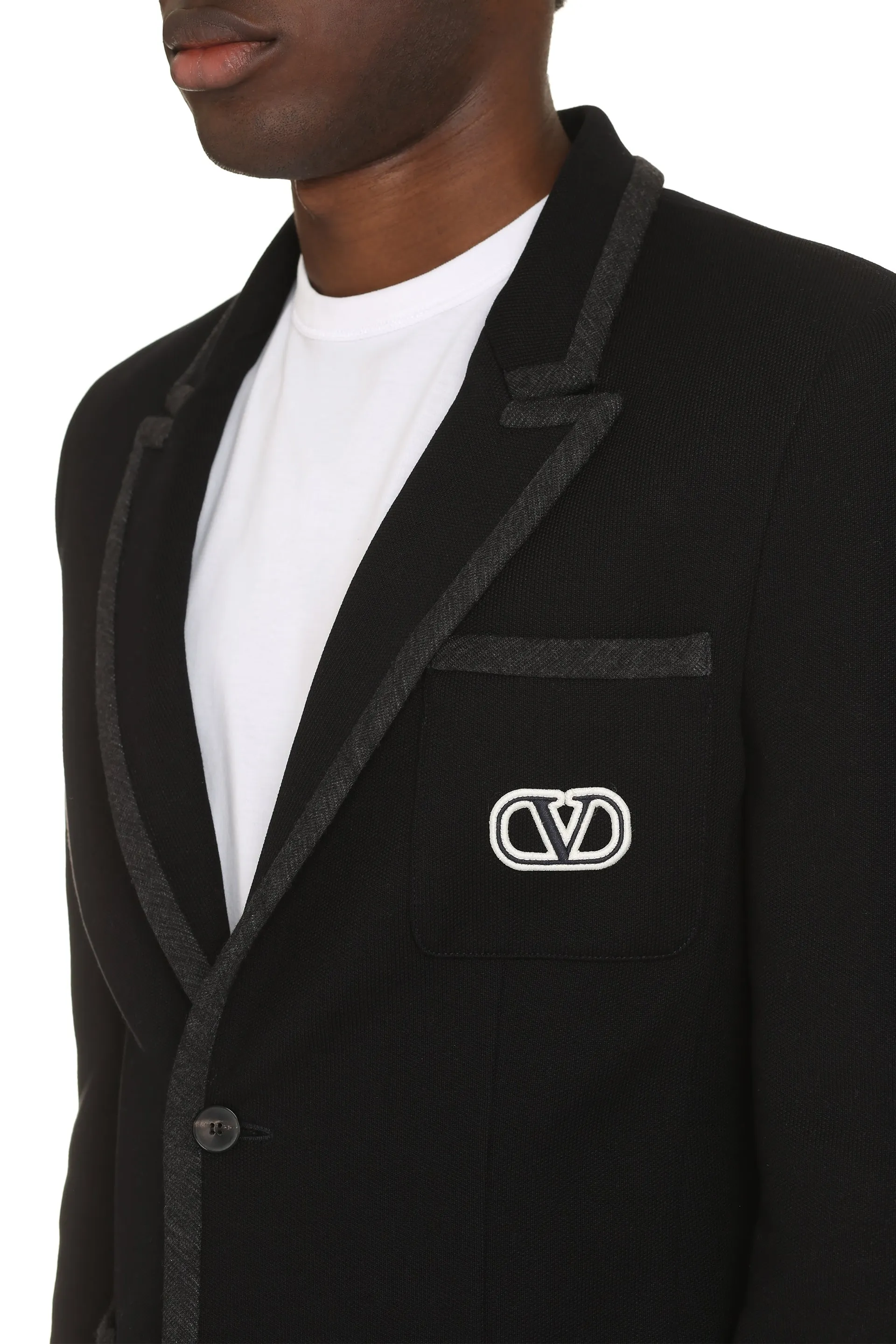 Single-breasted two-button jacket