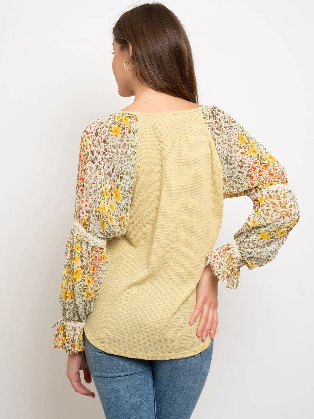 WOMEN'S DOUBLE PUFF FLORAL V-NECK TOP